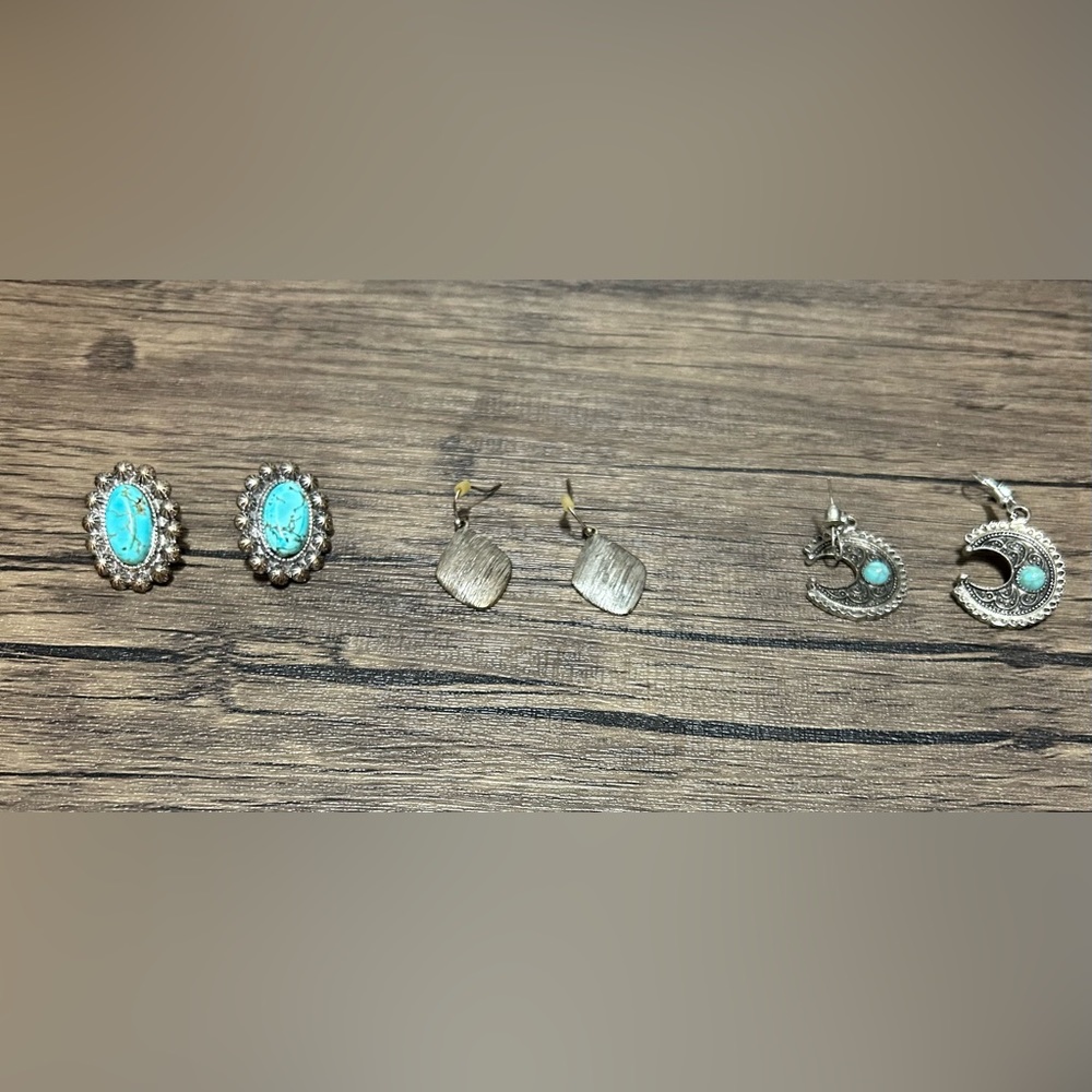 3 pairs of earrings
